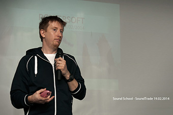 Steve Smith podczas prezentacji produktów